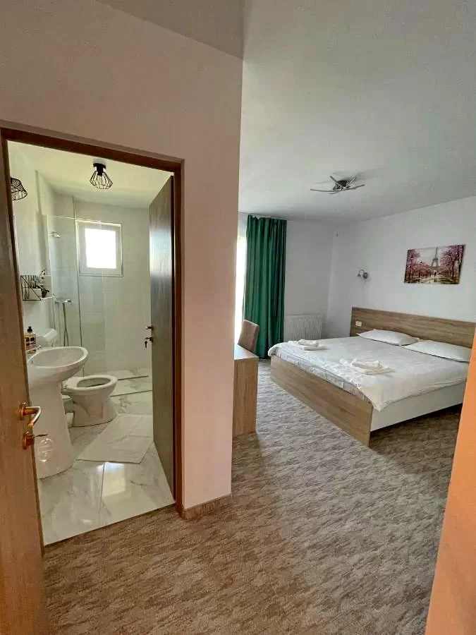 Băile Felix Cazare | Motel (K1417-5) Imaginea poate fi supusă drepturilor de autor. Se recomandă contactarea titularului drepturilor.