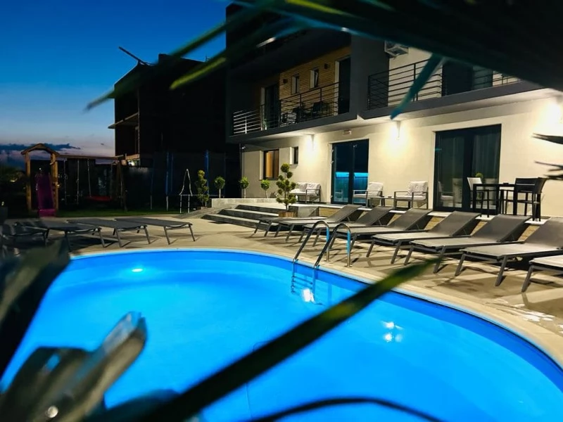 Băile Felix Cazare | Motel (K1417-20) Imaginea poate fi supusă drepturilor de autor. Se recomandă contactarea titularului drepturilor.