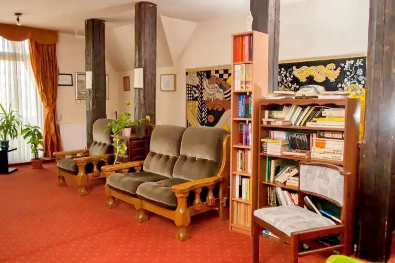 Bucsin-tető Szállás | Motel (K1072-4) A kép szerzői jogvédelem alatt állhat. Javasolt a kapcsolatfelvétel a jog tulajdonossal.