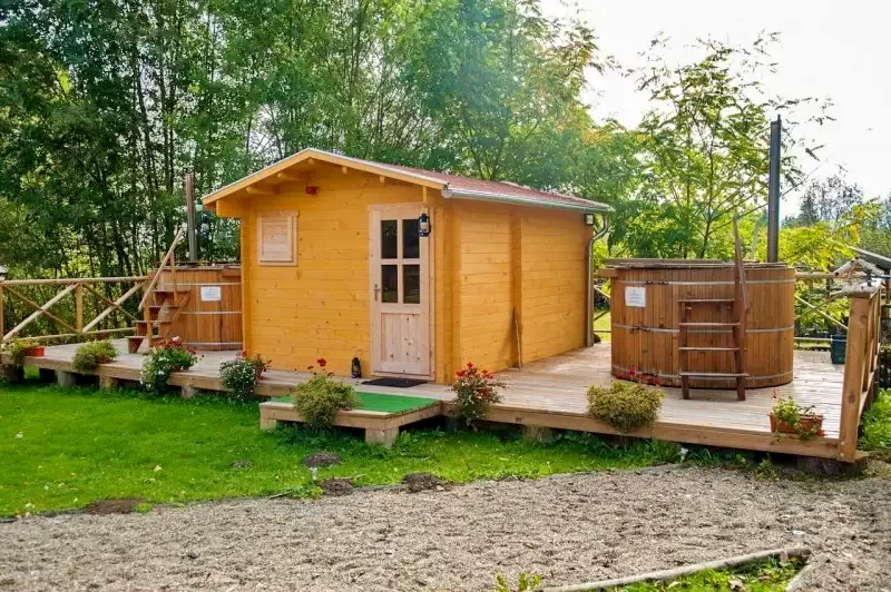 Bucsin-tető Szállás | Motel (K1072-6) A kép szerzői jogvédelem alatt állhat. Javasolt a kapcsolatfelvétel a jog tulajdonossal.