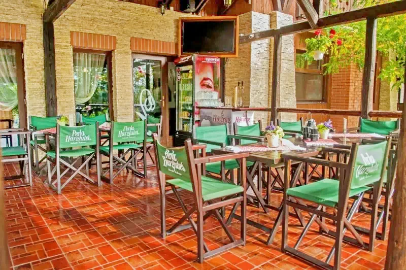 Bucsin-tető Szállás | Motel (K1072-39) A kép szerzői jogvédelem alatt állhat. Javasolt a kapcsolatfelvétel a jog tulajdonossal.