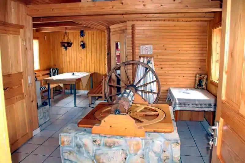 Moldovița Cazare | Motel (K0921-6) Imaginea poate fi supusă drepturilor de autor. Se recomandă contactarea titularului drepturilor.