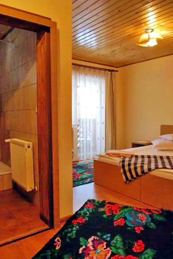 Moldovița Cazare | Motel (K0921-22) Imaginea poate fi supusă drepturilor de autor. Se recomandă contactarea titularului drepturilor.