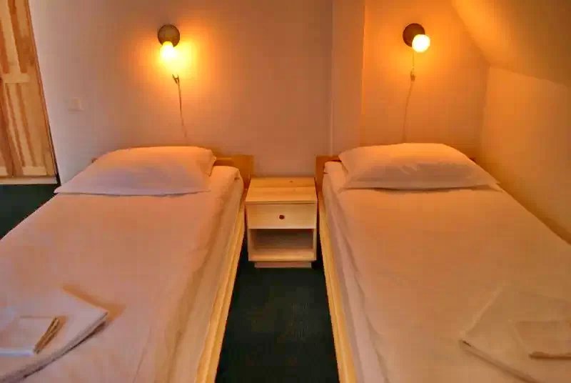 Hargitafürdő Szállás | Üdülőfalu (K0744-16) A kép szerzői jogvédelem alatt állhat. Javasolt a kapcsolatfelvétel a jog tulajdonossal.