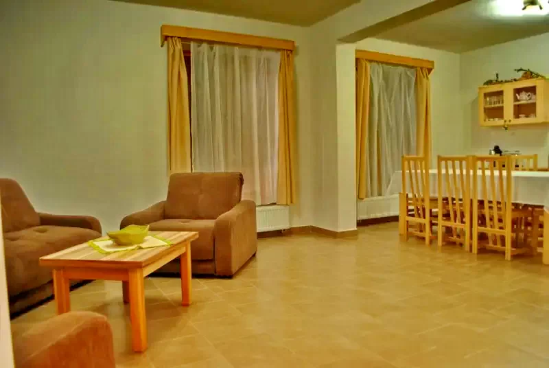 Hargitafürdő Szállás | Üdülőfalu (K0744-27) A kép szerzői jogvédelem alatt állhat. Javasolt a kapcsolatfelvétel a jog tulajdonossal.