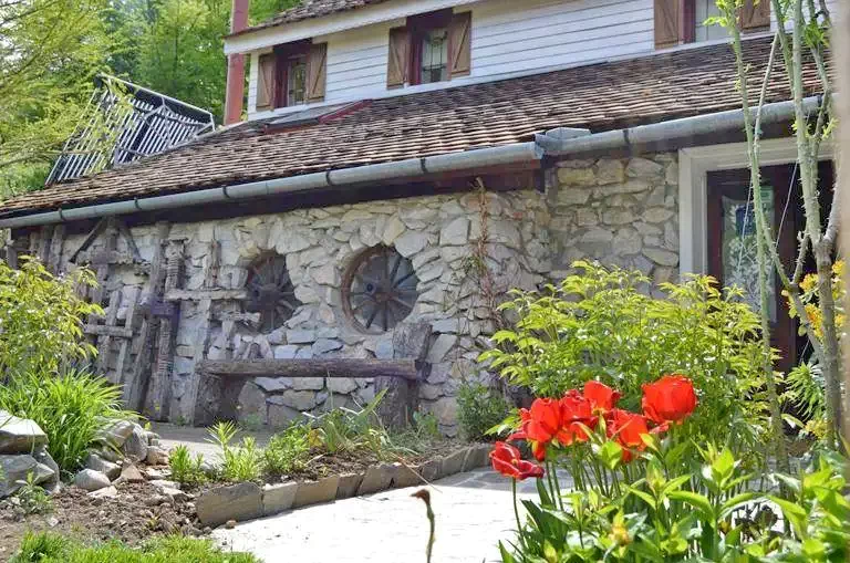 Felsőpián Szállás | Motel (K1177-1) A kép szerzői jogvédelem alatt állhat. Javasolt a kapcsolatfelvétel a jog tulajdonossal.