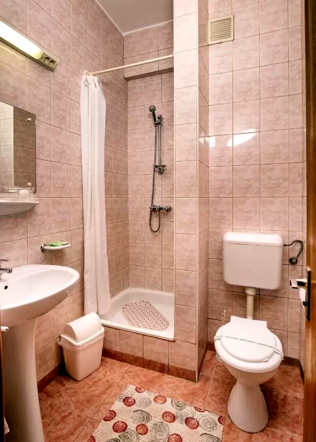 Sepsiszentgyörgy Szállás | Turisztikai panzió (K1433-15) A kép szerzői jogvédelem alatt állhat. Javasolt a kapcsolatfelvétel a jog tulajdonossal.