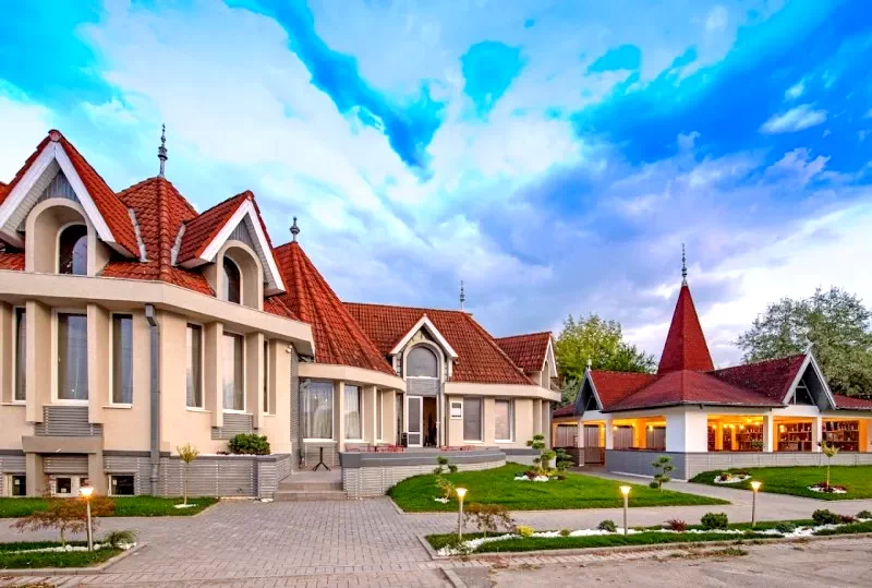 Sfântu Gheorghe Cazare | Pensiune turistică (K1433-29) Imaginea poate fi supusă drepturilor de autor. Se recomandă contactarea titularului drepturilor.