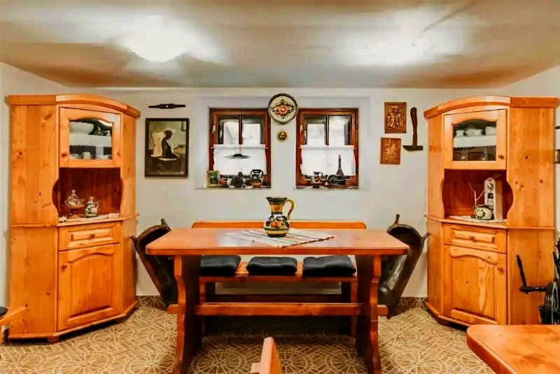 Medișoru Mic Cazare | Motel (K0509-10) Imaginea poate fi supusă drepturilor de autor. Se recomandă contactarea titularului drepturilor.