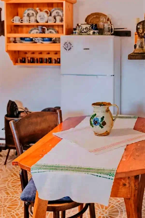 Medișoru Mic Cazare | Motel (K0509-18) Imaginea poate fi supusă drepturilor de autor. Se recomandă contactarea titularului drepturilor.