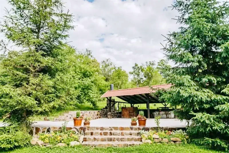 Medișoru Mic Cazare | Motel (K0509-37) Imaginea poate fi supusă drepturilor de autor. Se recomandă contactarea titularului drepturilor.