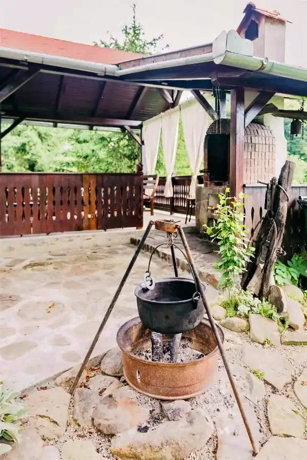 Medișoru Mic Cazare | Motel (K0509-40) Imaginea poate fi supusă drepturilor de autor. Se recomandă contactarea titularului drepturilor.