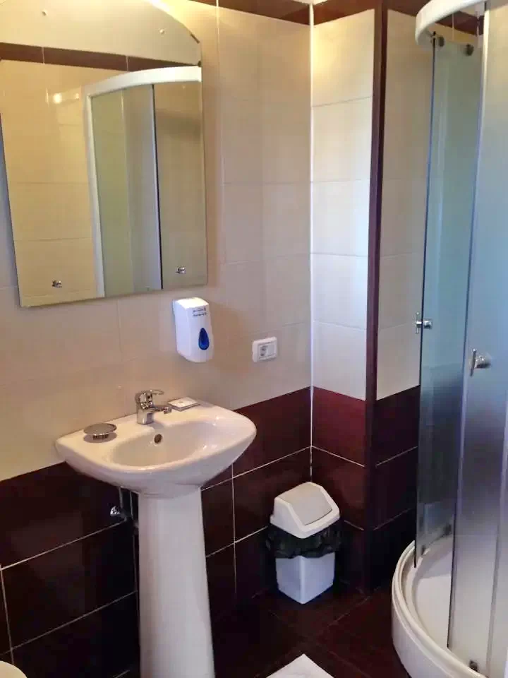 Borșa Cazare | Motel (K0802-19) Imaginea poate fi supusă drepturilor de autor. Se recomandă contactarea titularului drepturilor.