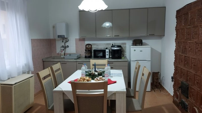  Cazare | Casă de apartamente (K1017-3) Imaginea poate fi supusă drepturilor de autor. Se recomandă contactarea titularului drepturilor.