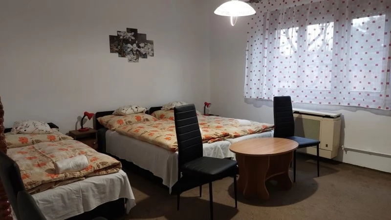  Cazare | Apartament (K1017-4) Imaginea poate fi supusă drepturilor de autor. Se recomandă contactarea titularului drepturilor.