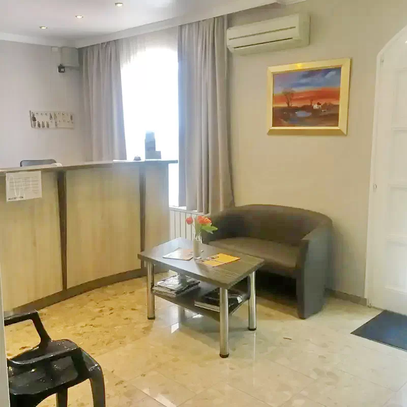  Cazare | Pensiune turistică (K0152-7) Imaginea poate fi supusă drepturilor de autor. Se recomandă contactarea titularului drepturilor.