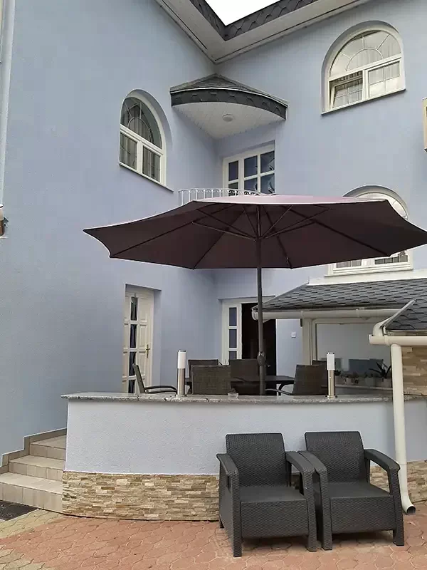  Cazare | Pensiune turistică (K0152-8) Imaginea poate fi supusă drepturilor de autor. Se recomandă contactarea titularului drepturilor.