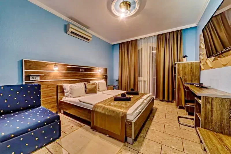  Cazare | Pensiune turistică (K0152-14) Imaginea poate fi supusă drepturilor de autor. Se recomandă contactarea titularului drepturilor.