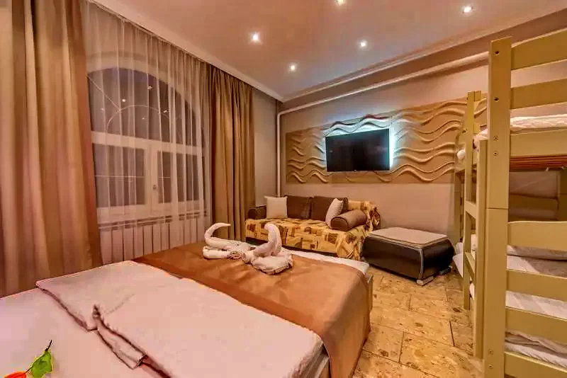  Cazare | Pensiune turistică (K0152-18) Imaginea poate fi supusă drepturilor de autor. Se recomandă contactarea titularului drepturilor.