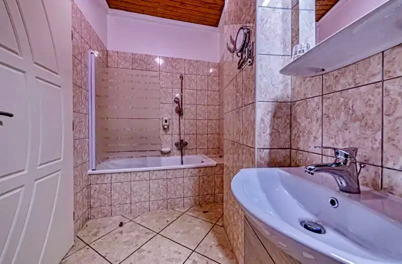 Hajdúszoboszló Szállás | Turisztikai panzió (K0152-23) A kép szerzői jogvédelem alatt állhat. Javasolt a kapcsolatfelvétel a jog tulajdonossal.