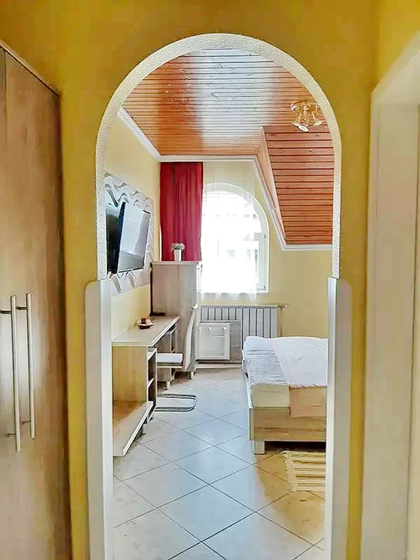 Hajdúszoboszló Szállás | Turisztikai panzió (K0152-26) A kép szerzői jogvédelem alatt állhat. Javasolt a kapcsolatfelvétel a jog tulajdonossal.