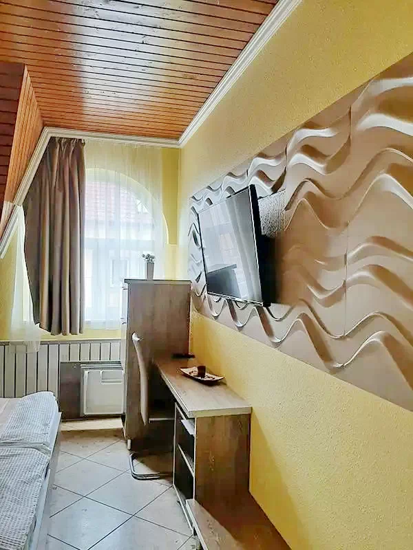  Cazare | Pensiune turistică (K0152-27) Imaginea poate fi supusă drepturilor de autor. Se recomandă contactarea titularului drepturilor.