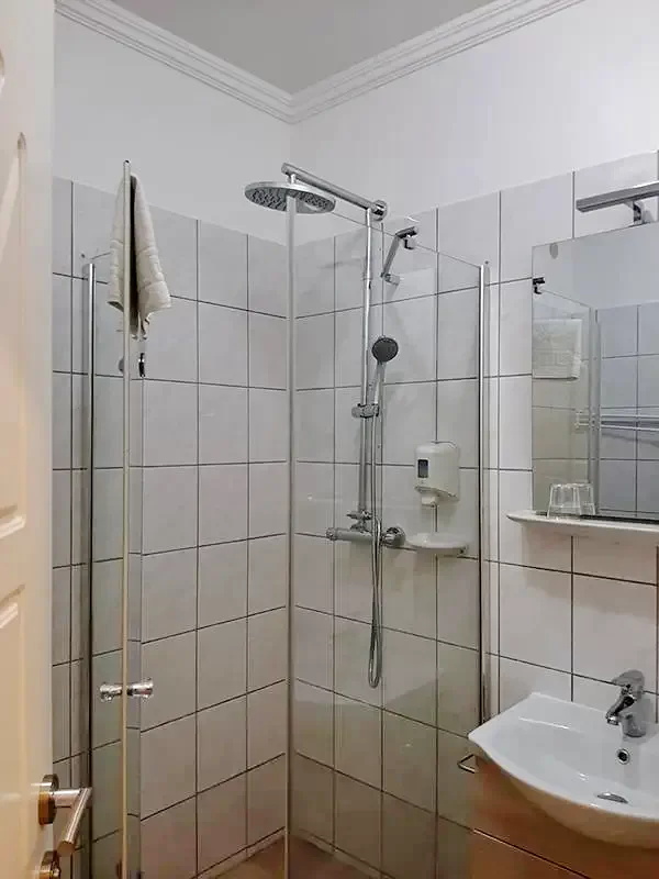 Hajdúszoboszló Szállás | Turisztikai panzió (K0152-30) A kép szerzői jogvédelem alatt állhat. Javasolt a kapcsolatfelvétel a jog tulajdonossal.