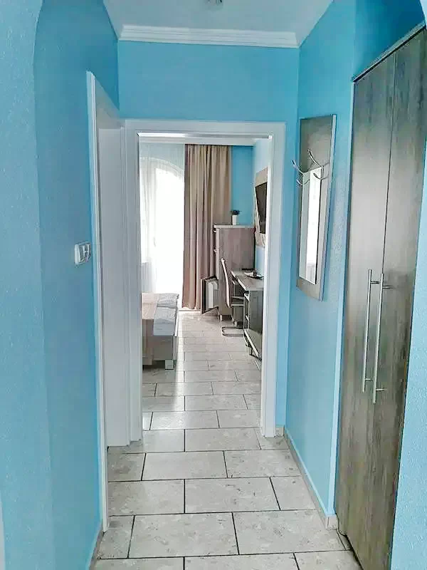  Cazare | Pensiune turistică (K0152-32) Imaginea poate fi supusă drepturilor de autor. Se recomandă contactarea titularului drepturilor.