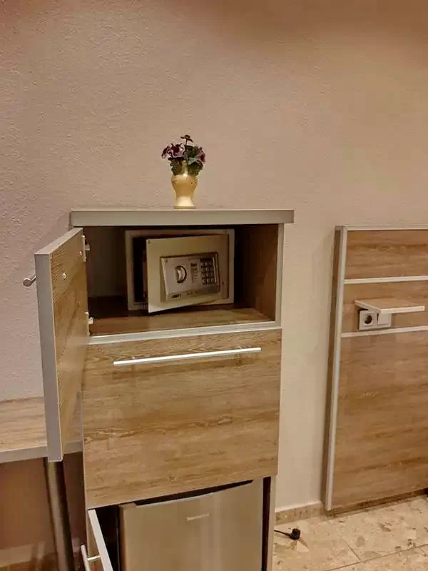  Cazare | Pensiune turistică (K0152-38) Imaginea poate fi supusă drepturilor de autor. Se recomandă contactarea titularului drepturilor.