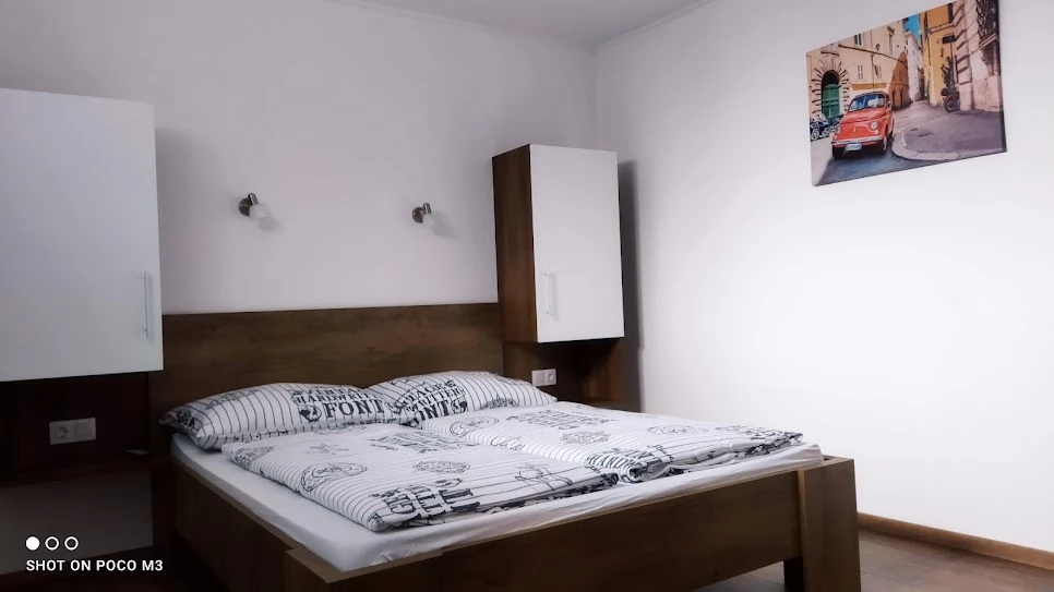 Gyula Szállás | Apartmanház (K1049-19) A kép szerzői jogvédelem alatt állhat. Javasolt a kapcsolatfelvétel a jog tulajdonossal.