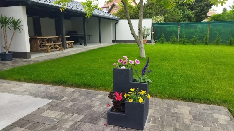 Jula Cazare | Casă de apartamente (K1049-27) Imaginea poate fi supusă drepturilor de autor. Se recomandă contactarea titularului drepturilor.