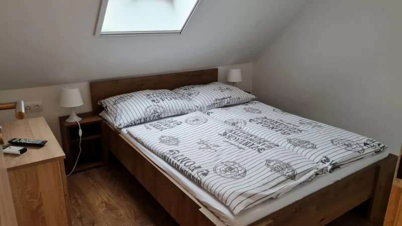 Jula Cazare | Bungalow (K1049-61) Imaginea poate fi supusă drepturilor de autor. Se recomandă contactarea titularului drepturilor.