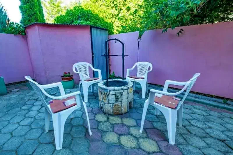  Cazare | Casă de apartamente (K0851-5) Imaginea poate fi supusă drepturilor de autor. Se recomandă contactarea titularului drepturilor.