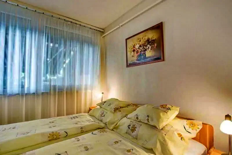 Hajdúszoboszló Szállás | Apartmanház (K0851-12) A kép szerzői jogvédelem alatt állhat. Javasolt a kapcsolatfelvétel a jog tulajdonossal.