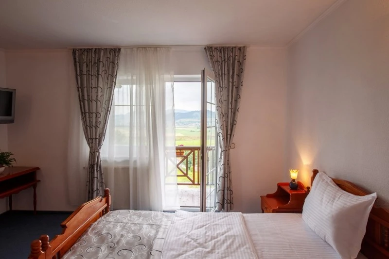 Segesvár Szállás | Turisztikai panzió (K1549-15) A kép szerzői jogvédelem alatt állhat. Javasolt a kapcsolatfelvétel a jog tulajdonossal.