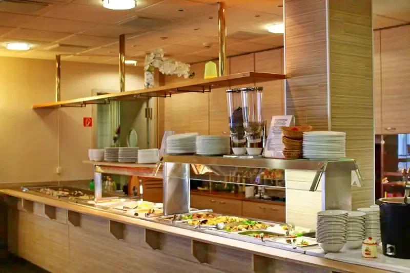  Cazare | Pensiune turistică (K0180-3) Imaginea poate fi supusă drepturilor de autor. Se recomandă contactarea titularului drepturilor.