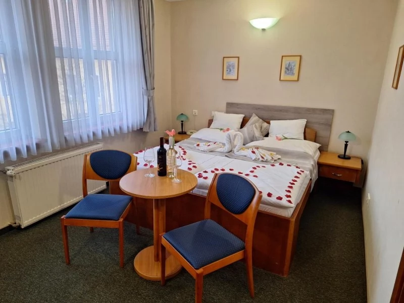 Eger Szállás | Turisztikai panzió (K0180-7) A kép szerzői jogvédelem alatt állhat. Javasolt a kapcsolatfelvétel a jog tulajdonossal.