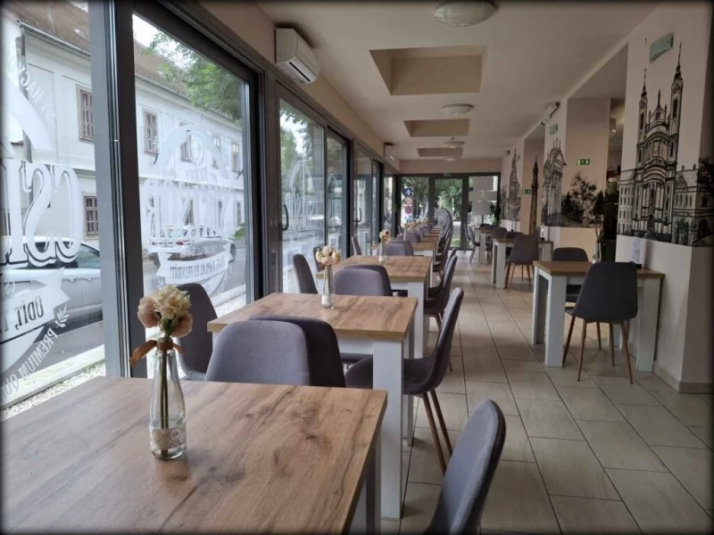  Cazare | Pensiune turistică (K0180-24) Imaginea poate fi supusă drepturilor de autor. Se recomandă contactarea titularului drepturilor.