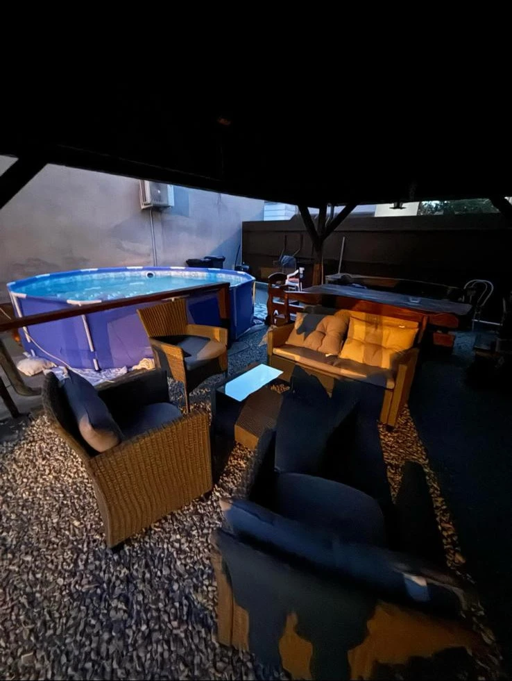  Cazare | Sat de vacanță (K0217-25) Imaginea poate fi supusă drepturilor de autor. Se recomandă contactarea titularului drepturilor.