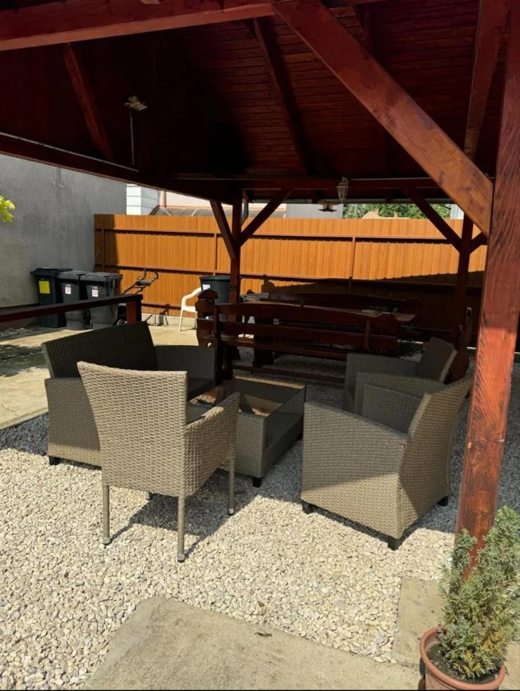  Cazare | Sat de vacanță (K0217-30) Imaginea poate fi supusă drepturilor de autor. Se recomandă contactarea titularului drepturilor.