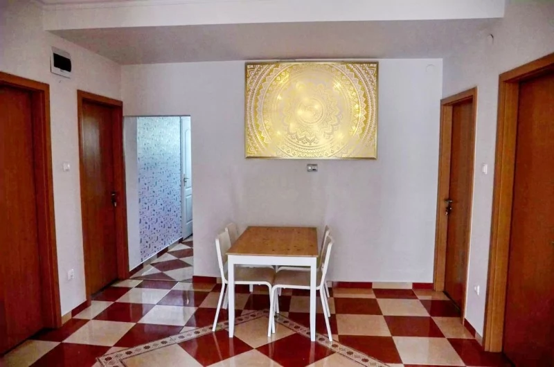  Cazare | Casă de oaspeți (K0015-30) Imaginea poate fi supusă drepturilor de autor. Se recomandă contactarea titularului drepturilor.