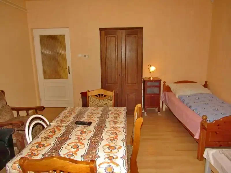 Debrețin Cazare | Sat de vacanță (K0663-17) Imaginea poate fi supusă drepturilor de autor. Se recomandă contactarea titularului drepturilor.