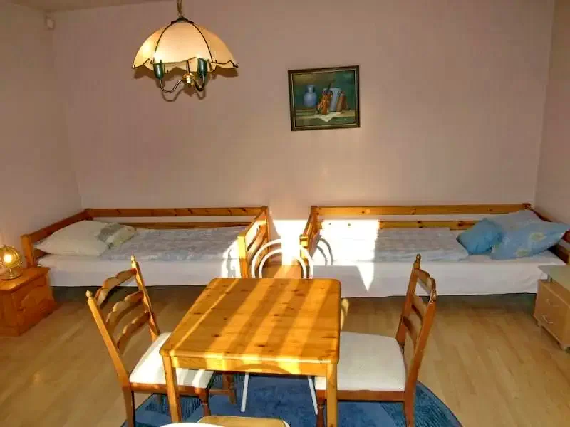 Debrețin Cazare | Sat de vacanță (K0663-34) Imaginea poate fi supusă drepturilor de autor. Se recomandă contactarea titularului drepturilor.