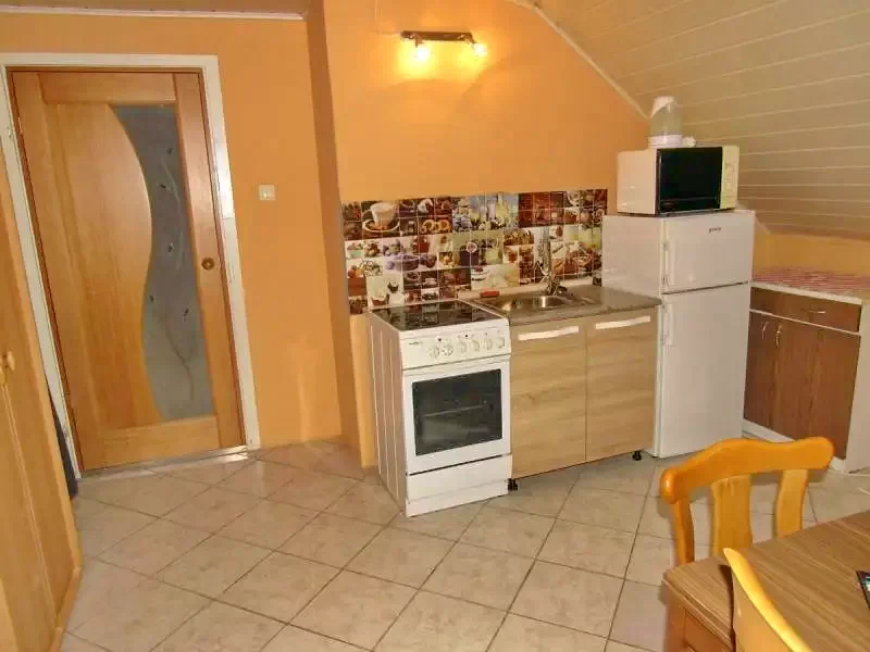 Debrețin Cazare | Sat de vacanță (K0663-48) Imaginea poate fi supusă drepturilor de autor. Se recomandă contactarea titularului drepturilor.