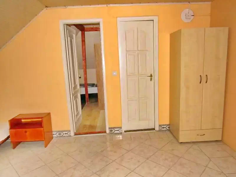 Debrețin Cazare | Sat de vacanță (K0663-60) Imaginea poate fi supusă drepturilor de autor. Se recomandă contactarea titularului drepturilor.