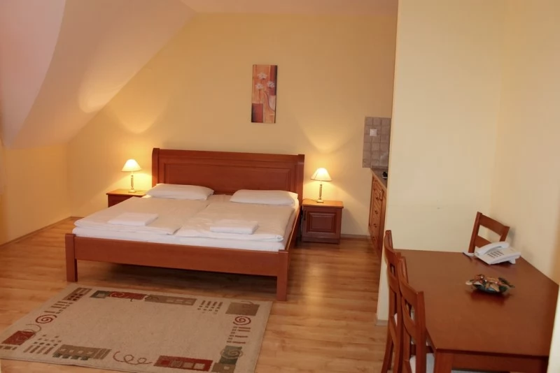 Hajdúszoboszló Szállás | Hotel*** (K0168-4) A kép szerzői jogvédelem alatt állhat. Javasolt a kapcsolatfelvétel a jog tulajdonossal. Hajdúszoboszló Szállás | Hotel*** (K0168-4) A kép szerzői jogvédelem alatt állhat. Javasolt a kapcsolatfelvétel a jog tulajdonossal.