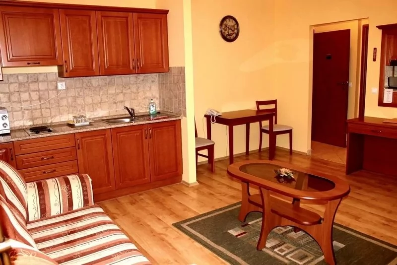  Cazare | Pensiune turistică (K0168-26) Imaginea poate fi supusă drepturilor de autor. Se recomandă contactarea titularului drepturilor.