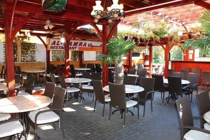  Cazare | Pensiune turistică (K0168-38) Imaginea poate fi supusă drepturilor de autor. Se recomandă contactarea titularului drepturilor.