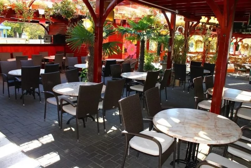  Cazare | Pensiune turistică (K0168-39) Imaginea poate fi supusă drepturilor de autor. Se recomandă contactarea titularului drepturilor.