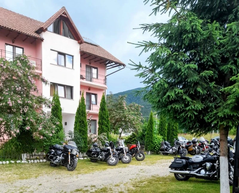 Sâmbăta de Sus Cazare | Motel (K1528-1) Imaginea poate fi supusă drepturilor de autor. Se recomandă contactarea titularului drepturilor.